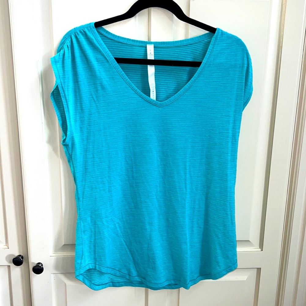 Lululemon Short Sleeve Shirt, Size 8